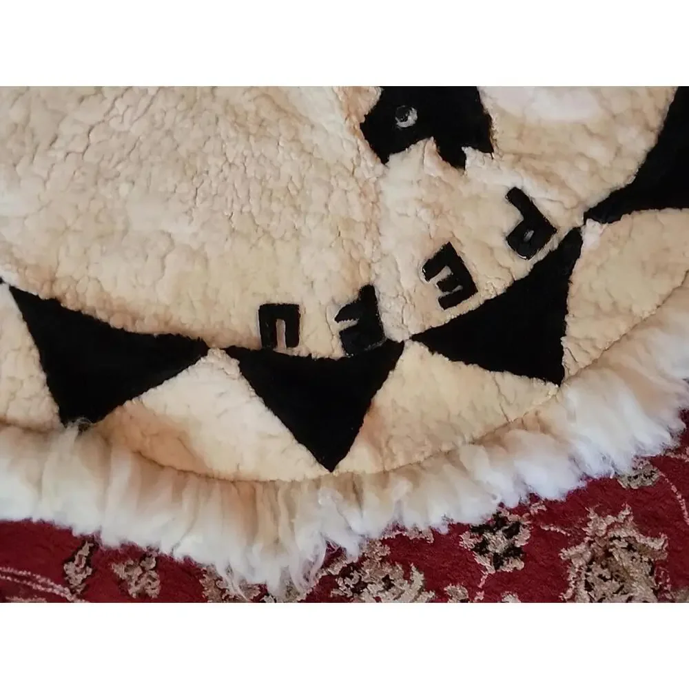 Vintage Peruvian Alpaca LLAMA Rounded/ Decorative Rug 39